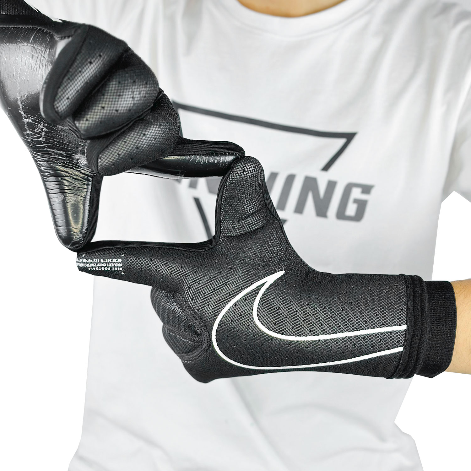 Вратарские перчатки Nike 