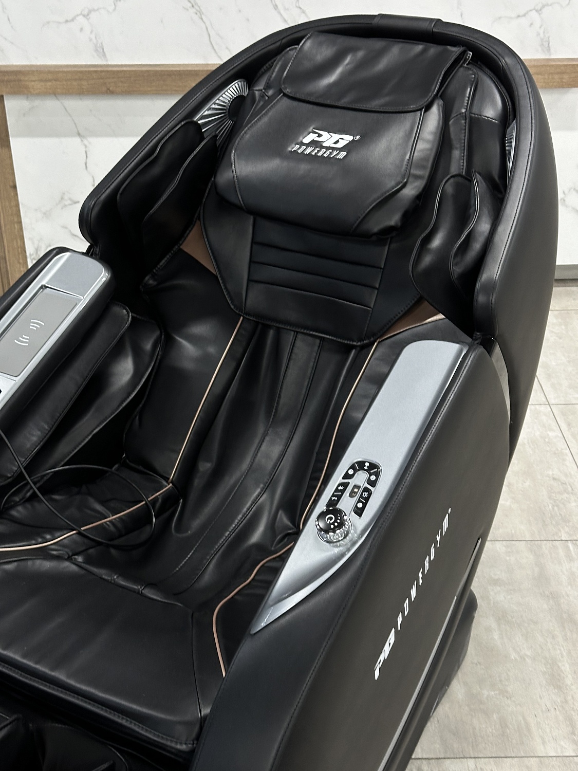 Массажное кресло PowerGym L183 (Черный)