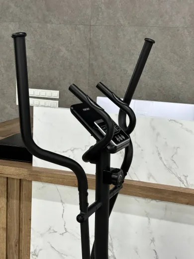 Elliptik trenajor Powergym E141